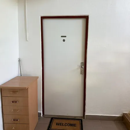 Good Vibes Only Apartment